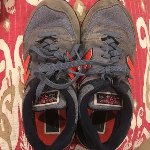 New balance tennis shoes